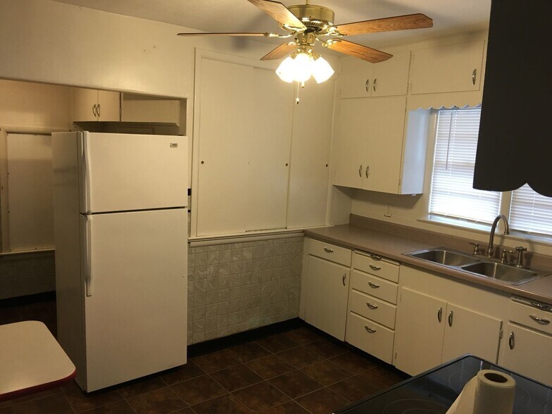 Building Photo - 816 15th St