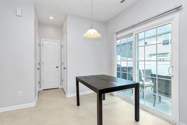 Building Photo - 11109 Pettus Ct