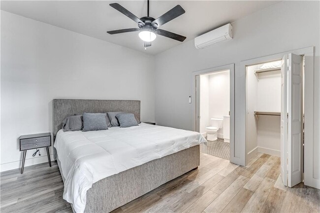 Building Photo - 1723 N Chestnut Ave