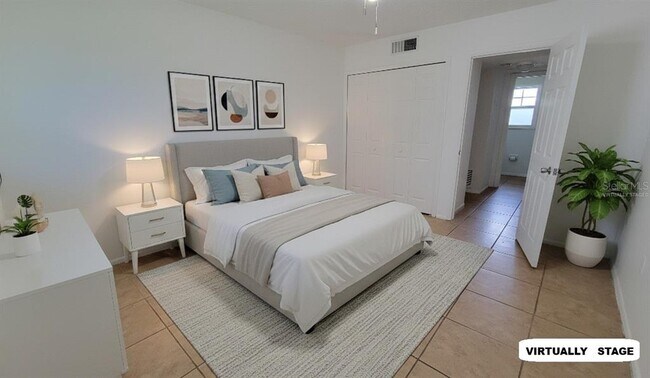 Building Photo - 826 Sky Lake Cir