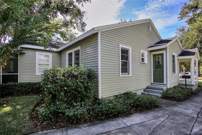 Building Photo - 404 S Westland Ave