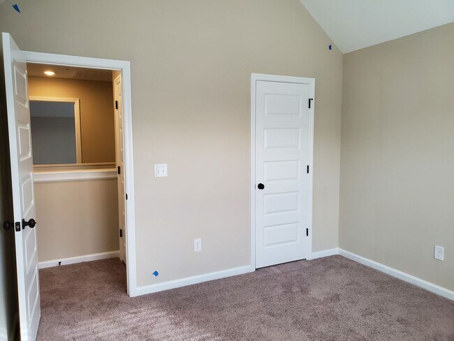 Building Photo - Brand New 4 Bedroom Townhome in Ammenities Community