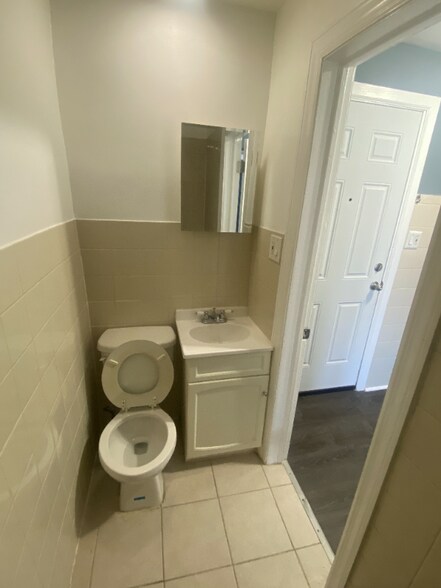 Building Photo - 2624 N Milwaukee Ave