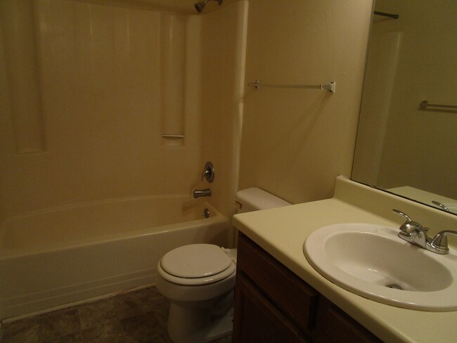 Building Photo - 640 Archdale Dr