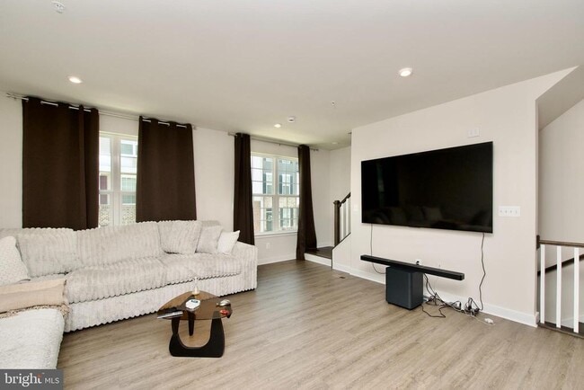 Building Photo - 11073 Meridian Hill Way