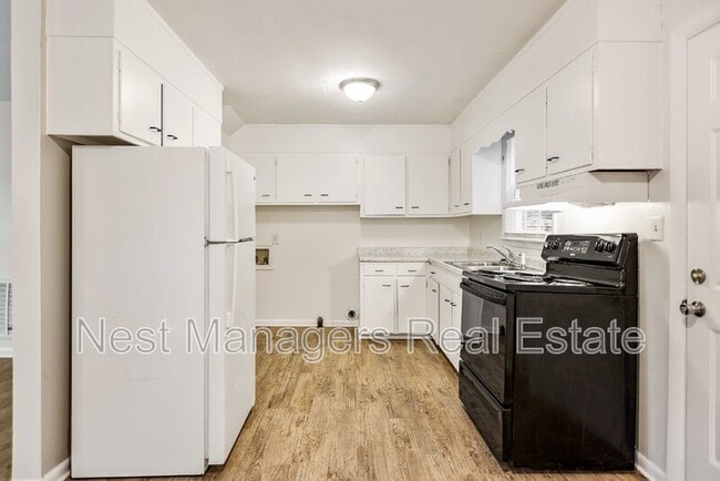 Building Photo - 816 Pilot Ave