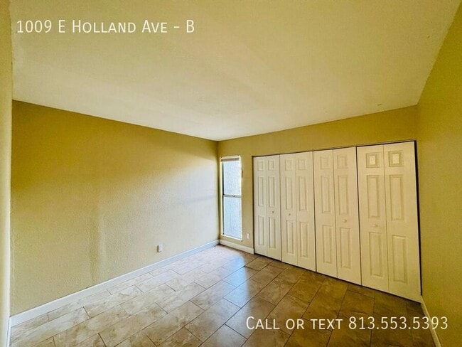 Building Photo - 1009 E Holland Ave