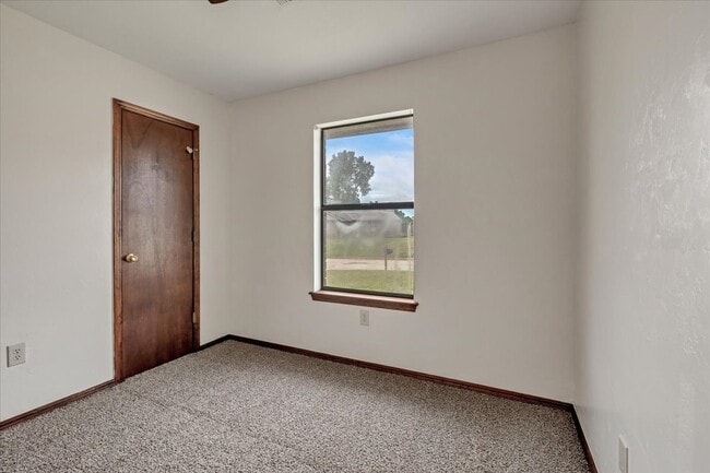 Building Photo - 10412 Koch Dr