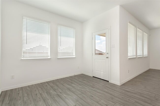 Building Photo - 2157 Clarion Dr