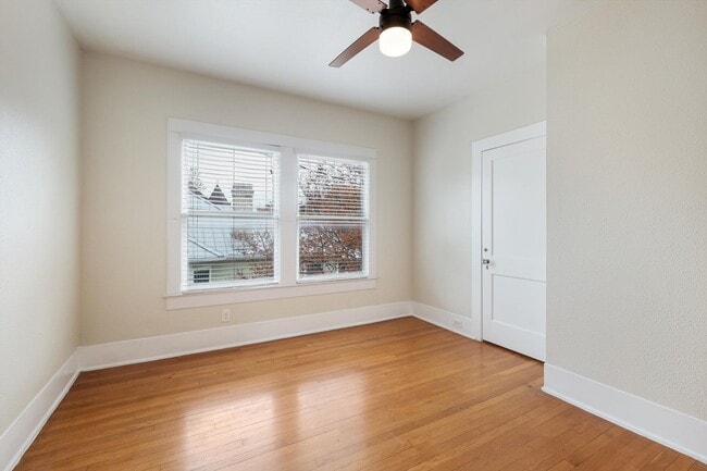 Building Photo - Modern Duplex in Monte Vista!