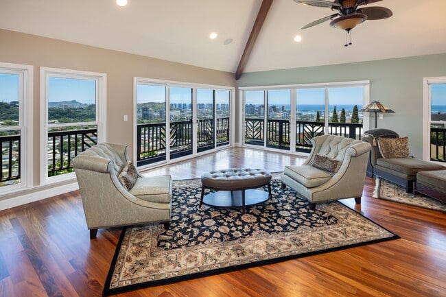 Building Photo - 1170 Kaumailuna Pl