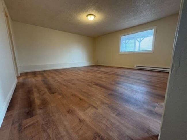 Building Photo - Modern 2-Bed, 1-Bath Fourplex Unit for Ren...