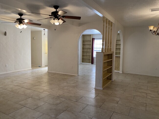 Building Photo - 3608 Sinclair Ave