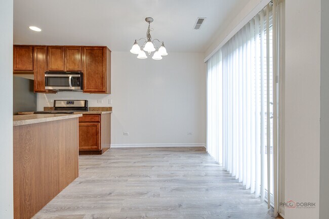 Building Photo - 347 Devoe Dr