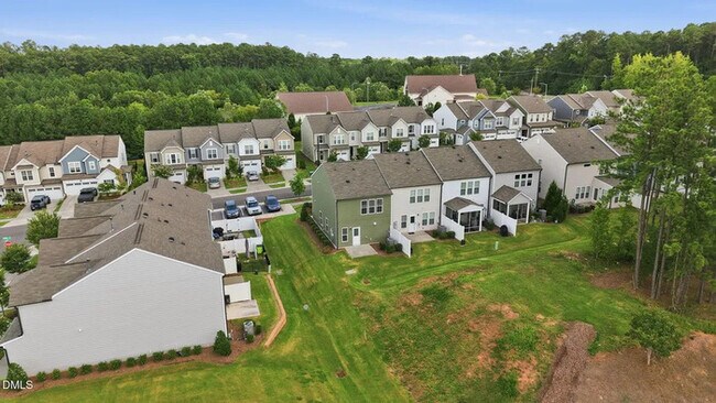 Building Photo - Lease OR Lease to Own