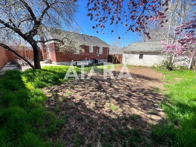 Building Photo - 2559 Wilmington Ave