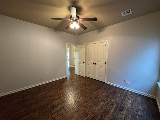 Building Photo - BIXBY - 3 bed, 2 bath, 3 car garage!!