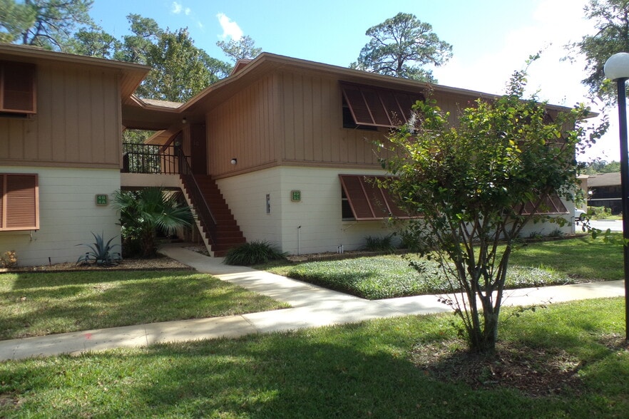 BUILDING - 2ND FLR UNIT - 170 Palmetto Woods Ct