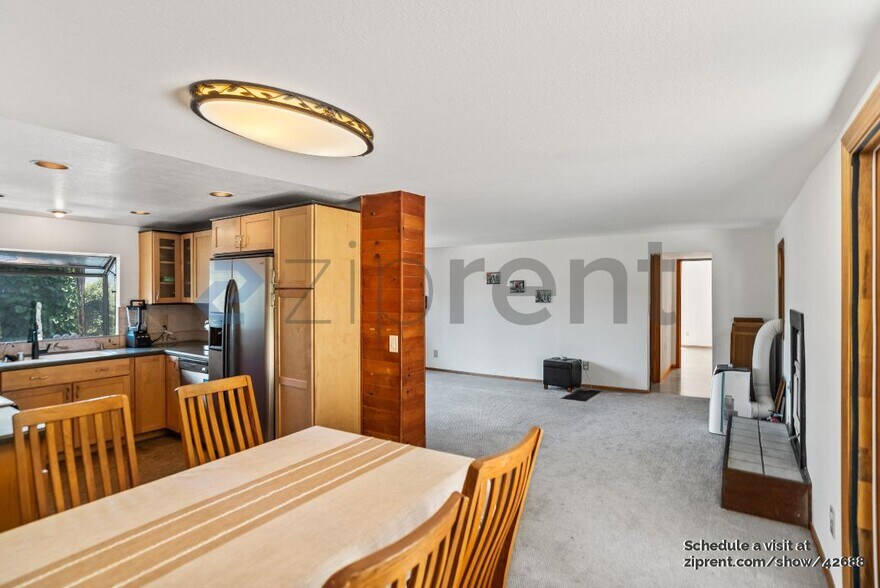 Building Photo - 17985 Helen Way