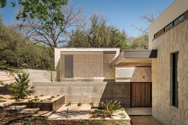 Building Photo - 4705 Balcones Dr