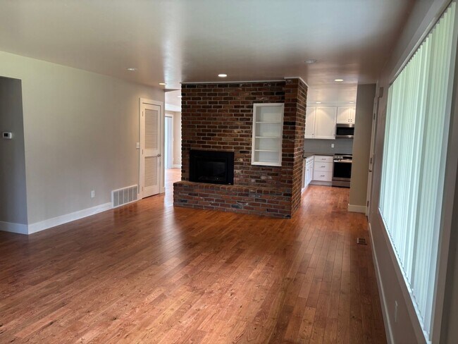 Building Photo - Charming Updated Home Near Fernan Lake & D...