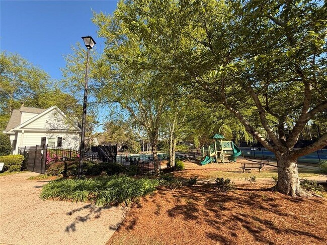 Building Photo - 3020 Serenade Ct