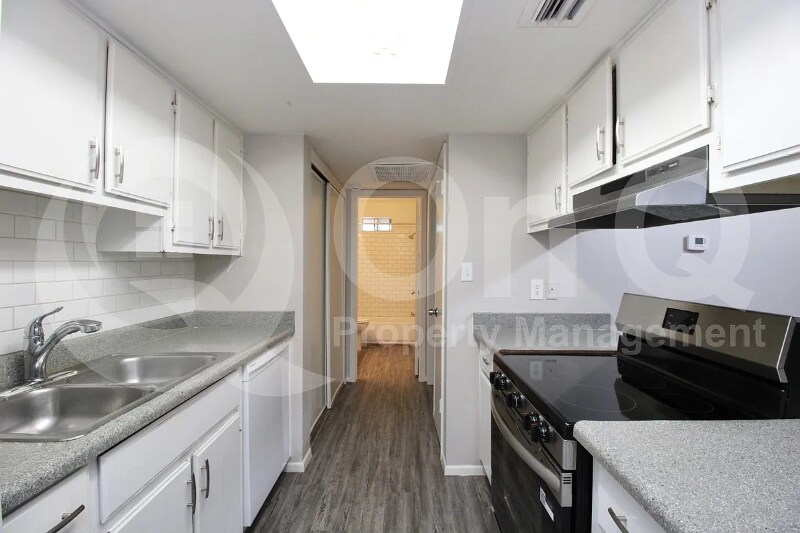 Building Photo - 3002 E Waltann Ln