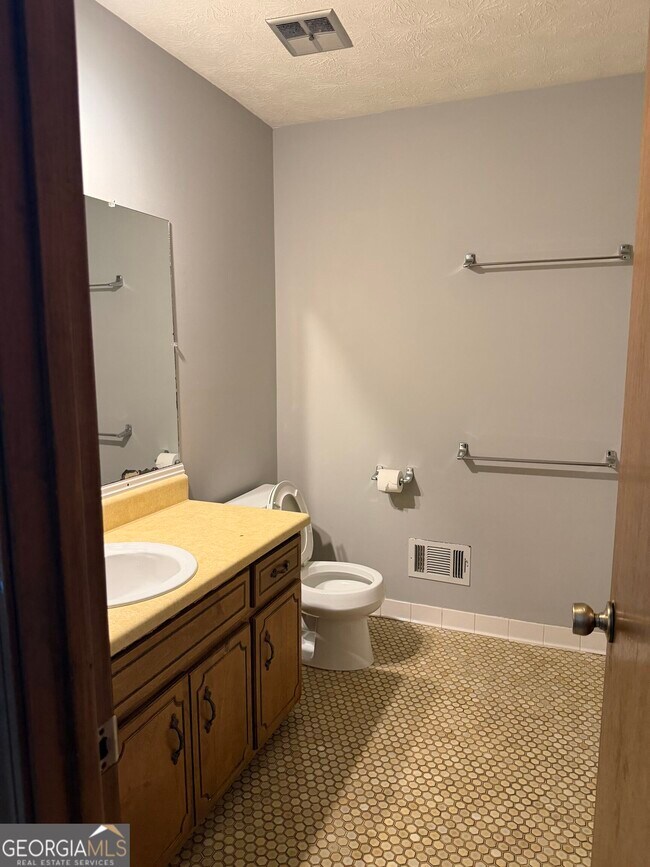 Building Photo - 8282 Dawn Dr