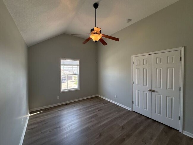 Building Photo - 3-Bedroom Home in a Quiet, Relaxing Neighb...