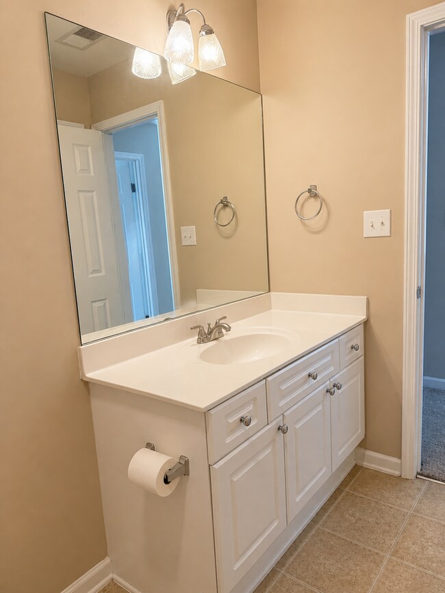 Building Photo - 442 Forest Lakes Dr