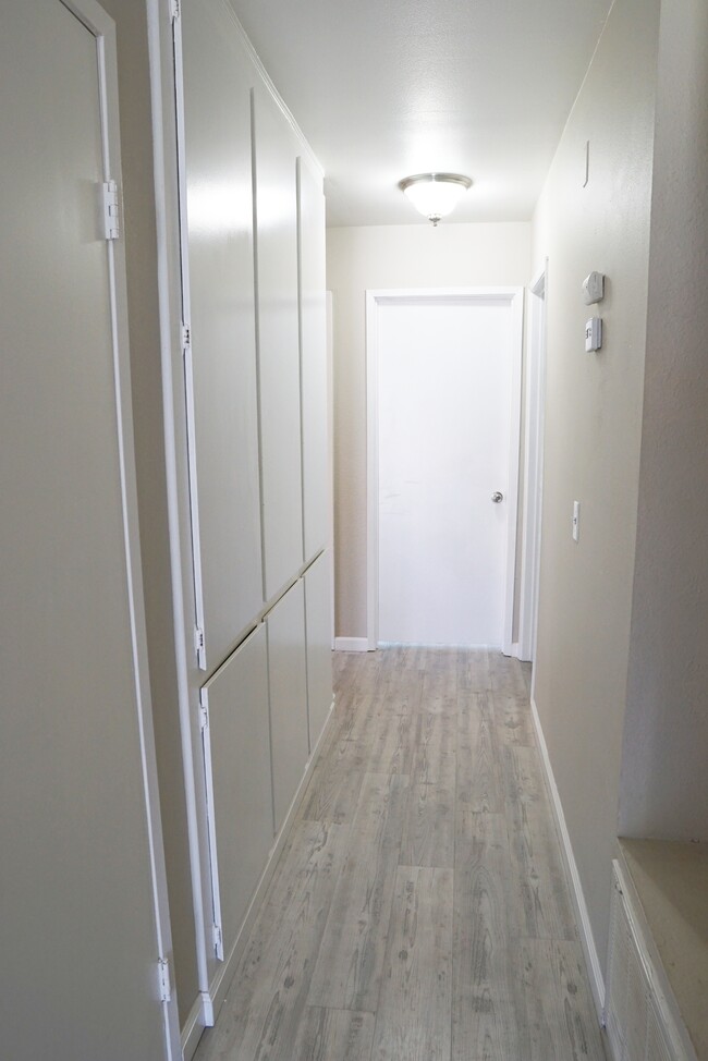 Building Photo - 52790 Avenida Navarro