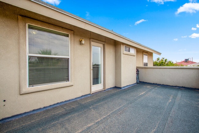 Building Photo - 12504 Sun Flare Dr