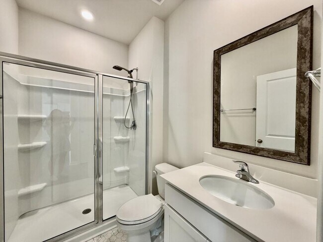 Building Photo - 517 Bonifay Dr