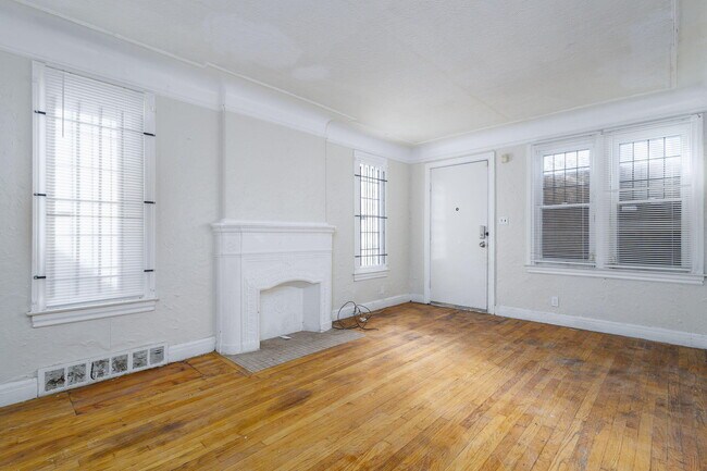 Building Photo - 13067 Wade St