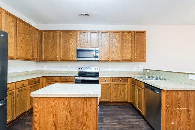 Building Photo - 10926 Slalom Hill Rd