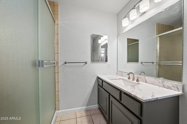 Building Photo - 6039 E Skinner Dr