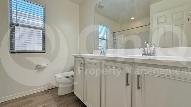 Building Photo - 3913 S 58th Ln