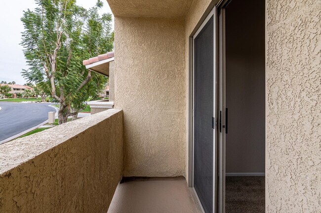 Building Photo - 450 Tava Ln