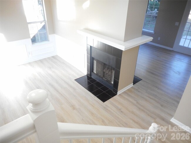 Building Photo - 6611 Flat Creek Dr