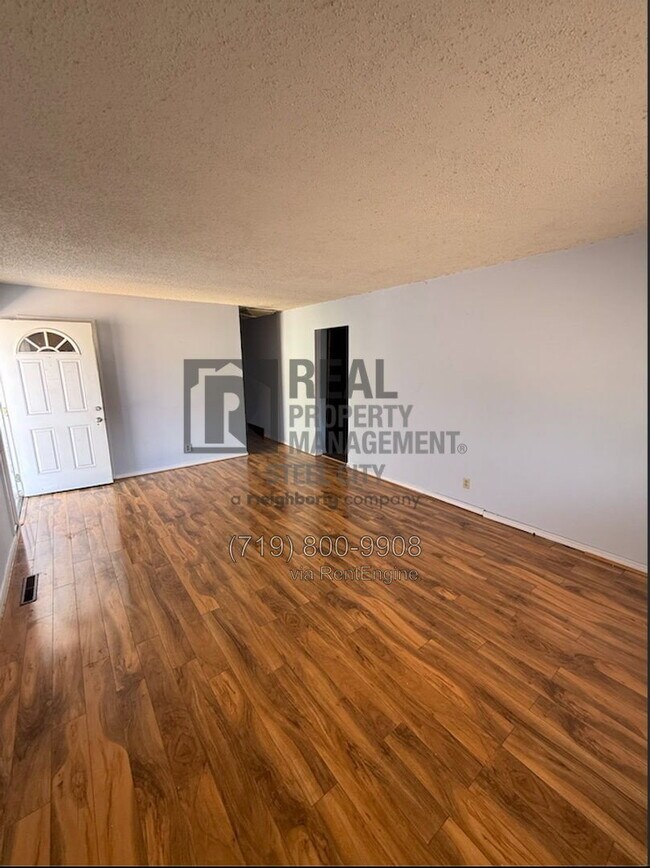 Building Photo - 511 W Evans Ave
