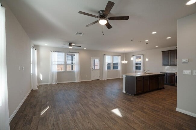 Building Photo - 205 Guemal Rd