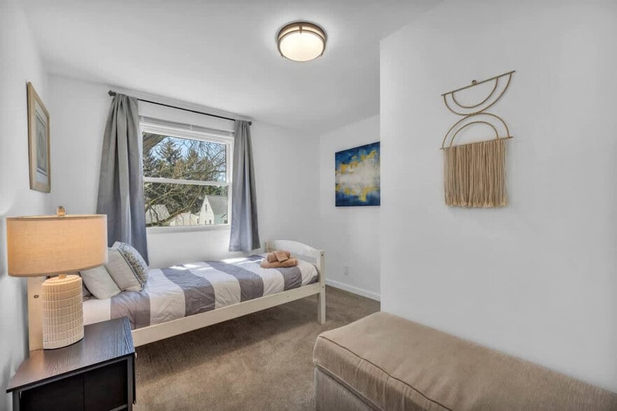 Building Photo - 113 Madison Ave