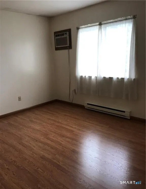 Building Photo - 8 Parker St