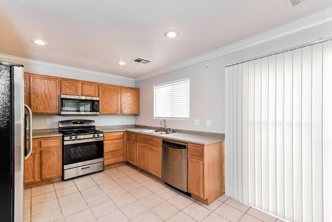 Building Photo - 9434 Havasu Canyon Ave