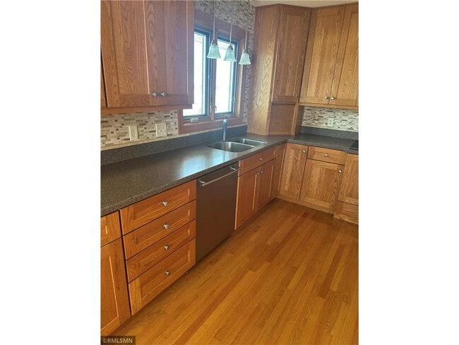 Building Photo - 1141 E Ash St