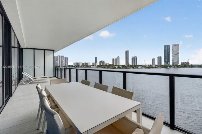 Building Photo - 5500 Island Estates Dr