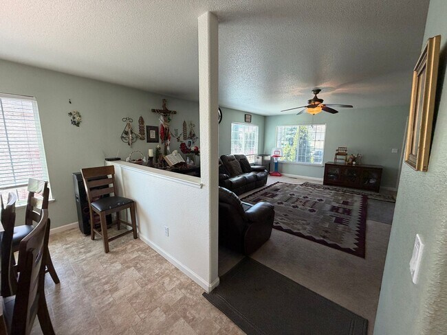 Building Photo - 18210 Pin Oak Ct
