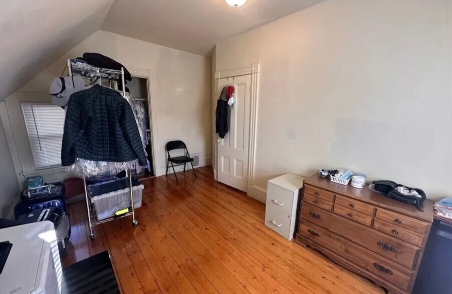 Building Photo - 374 Highland Ave