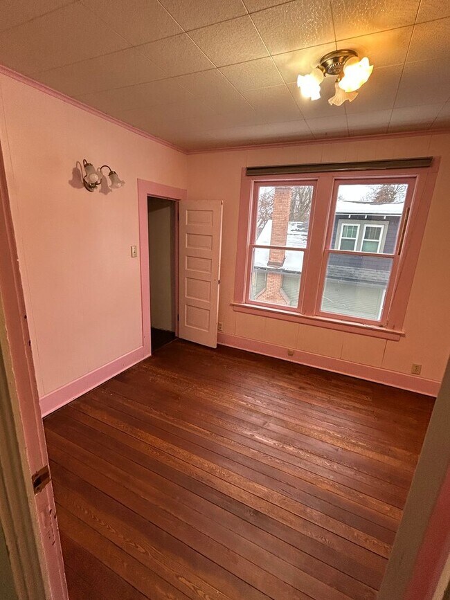 Building Photo - 4 Bedroom Home on Kalispell’s East Side – Spacious Yard & Double Garage