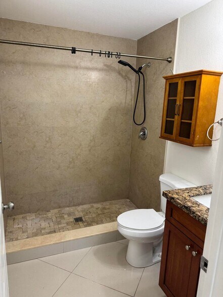 Building Photo - 881 Camellia Dr